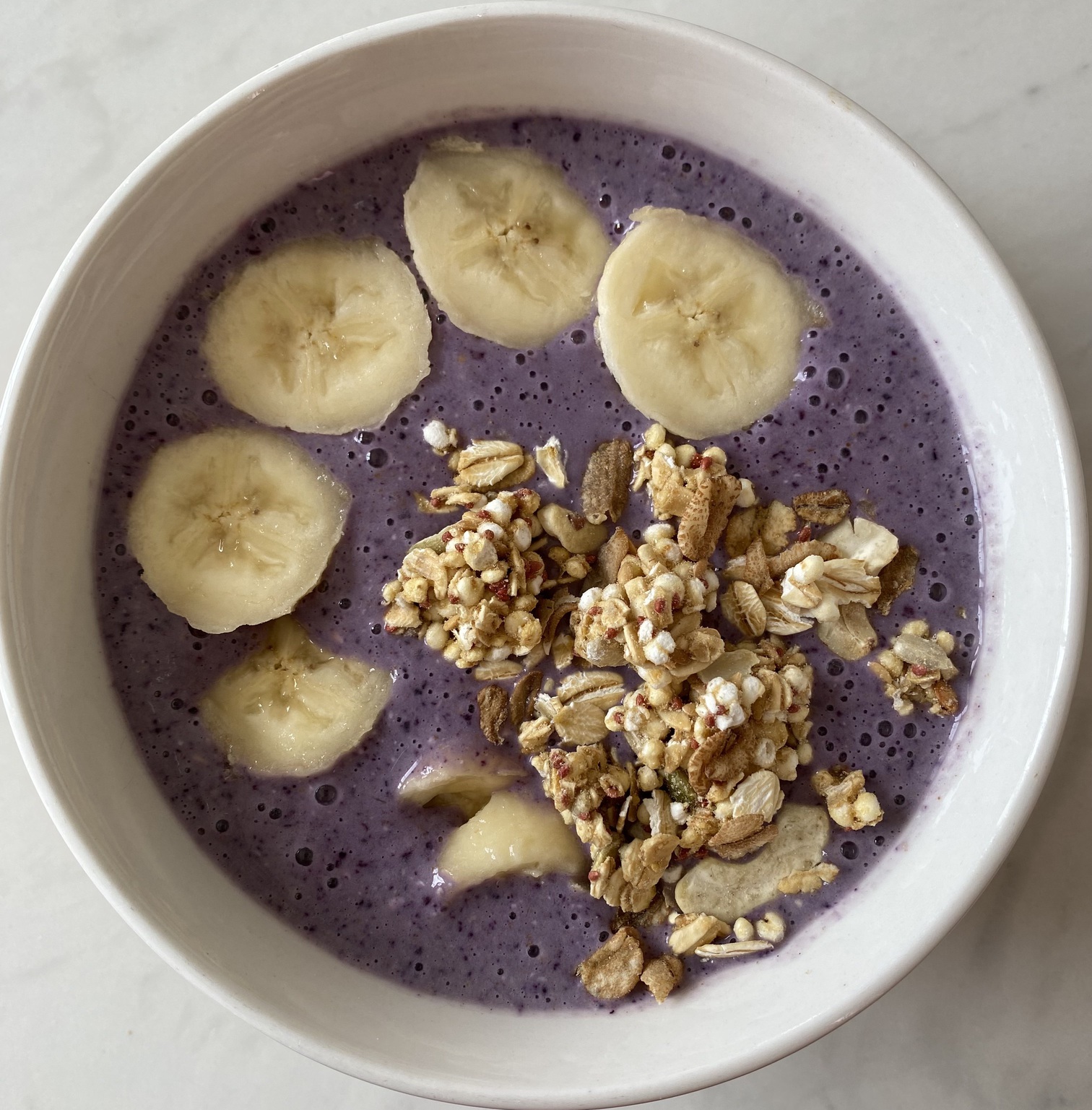 Banana and blueberry smoothie bowl