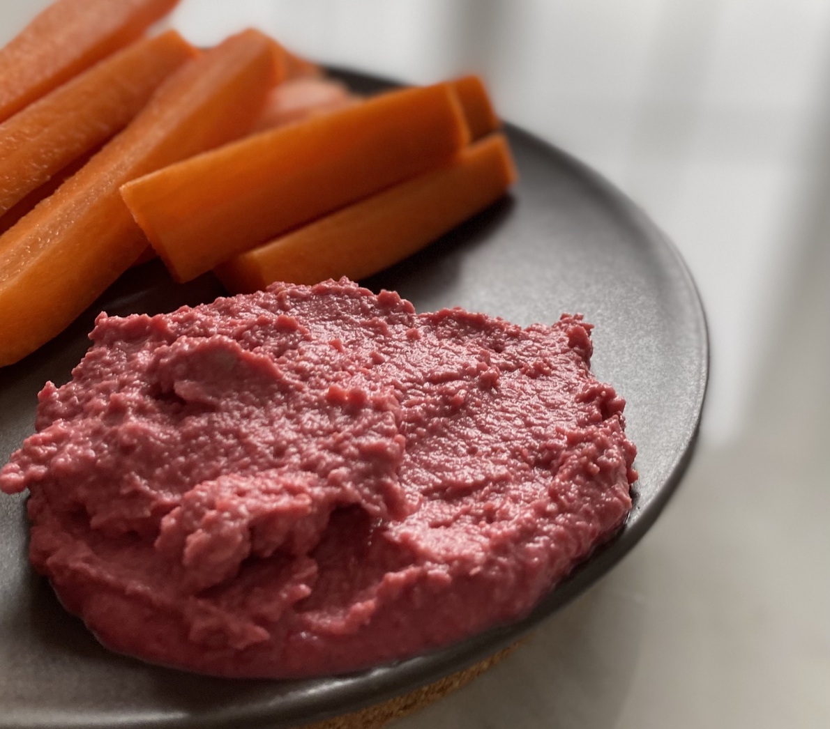 Beetroot hummus