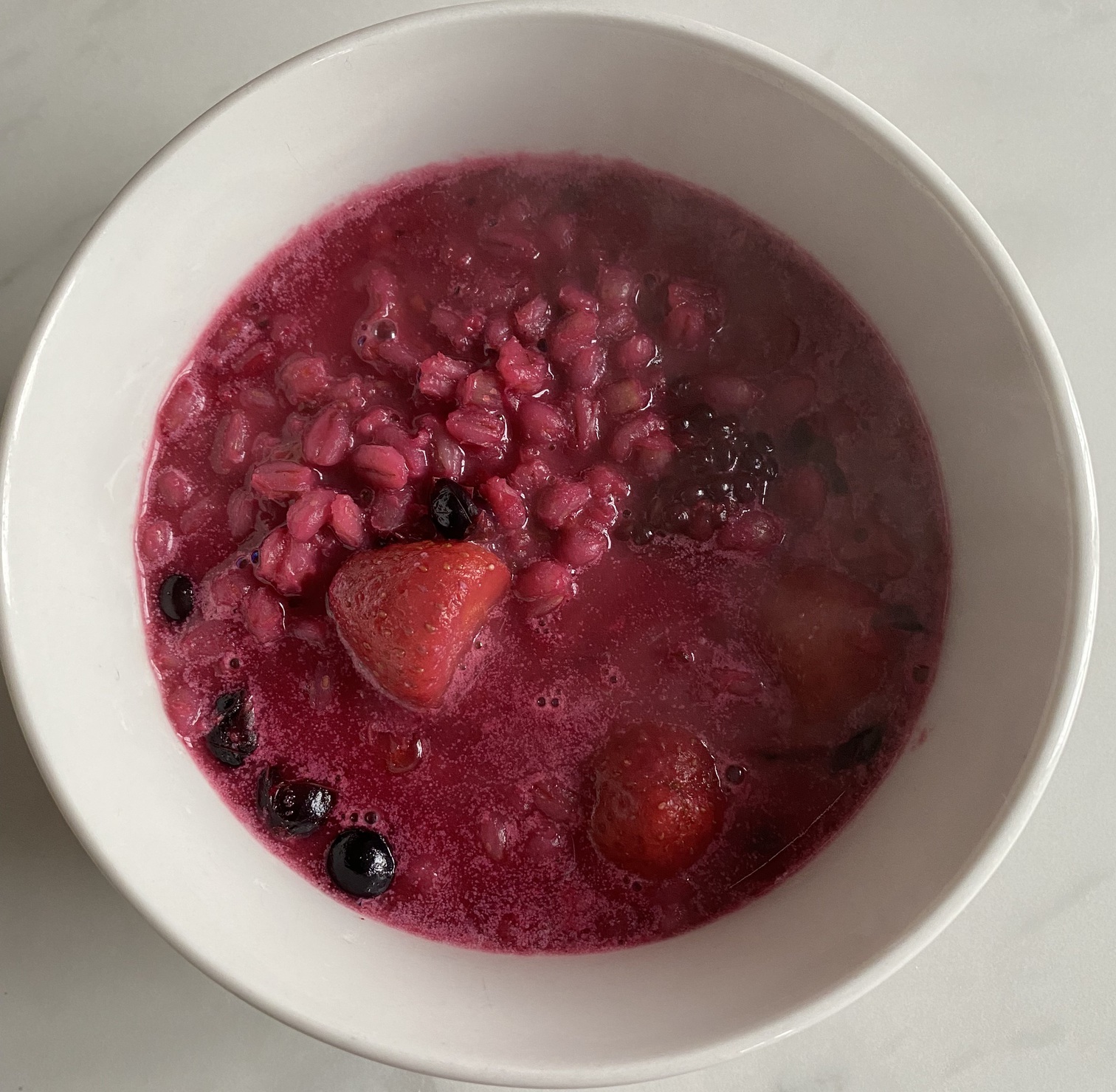 Berry pearl barley porridge