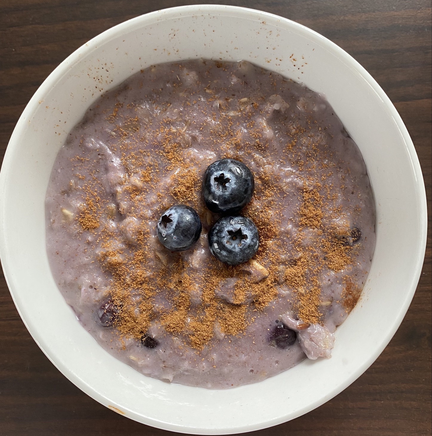 Blueberry and cinnamon porridge