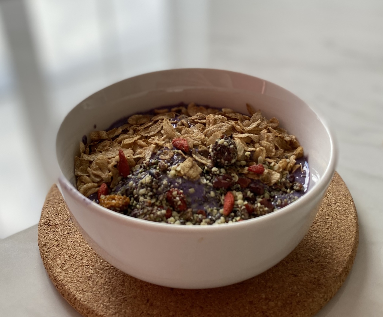 Blueberry crunch smoothie bowl
