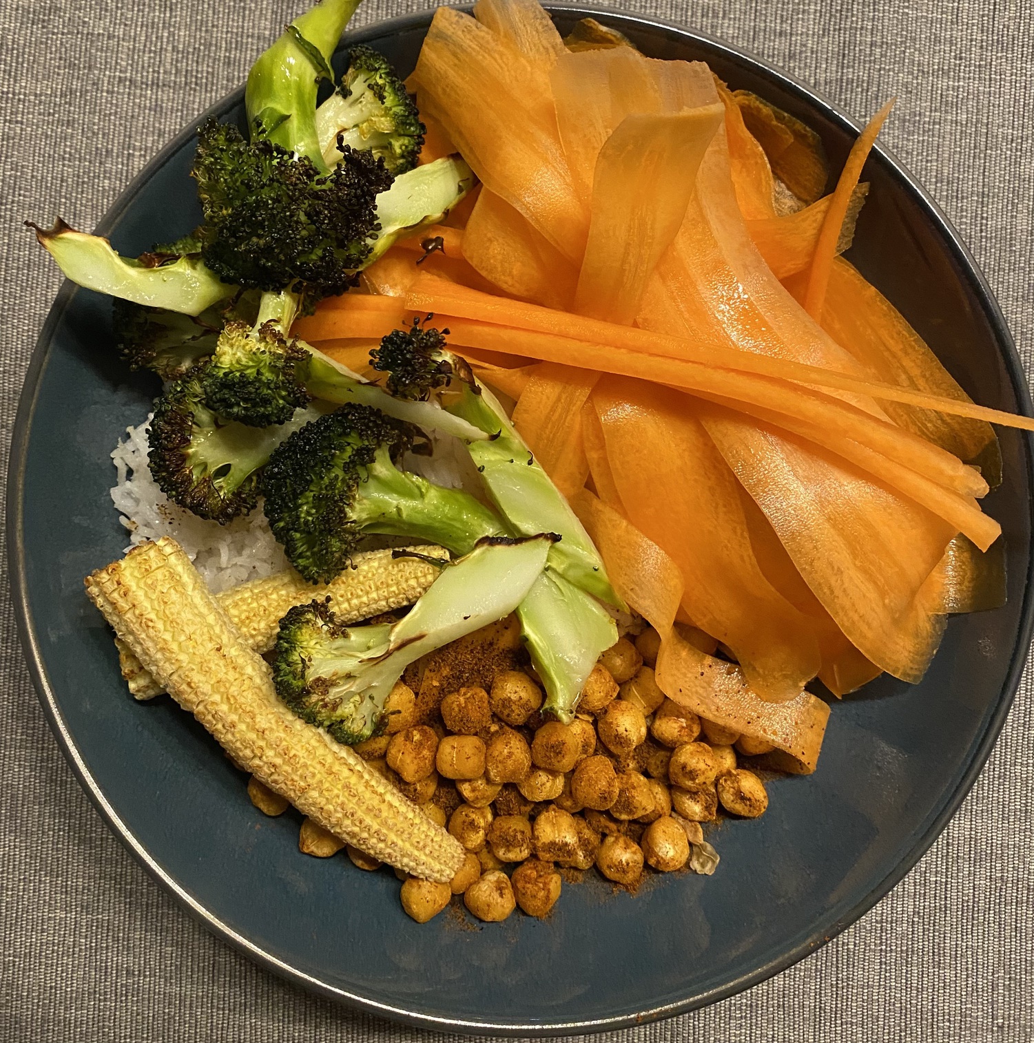 Chickpea and vegetable rice bowl