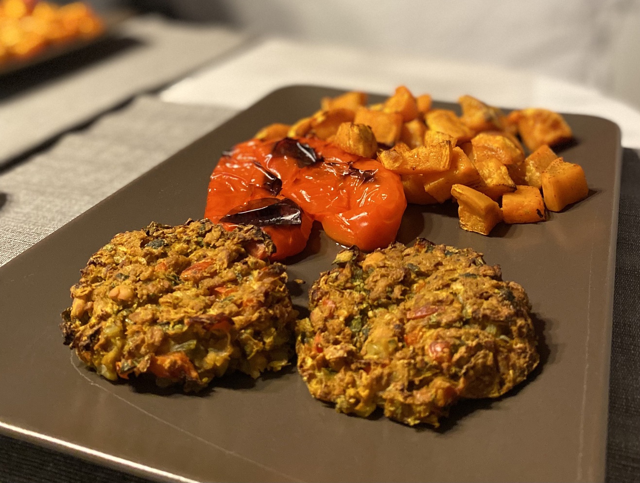 Curried chickpea burgers