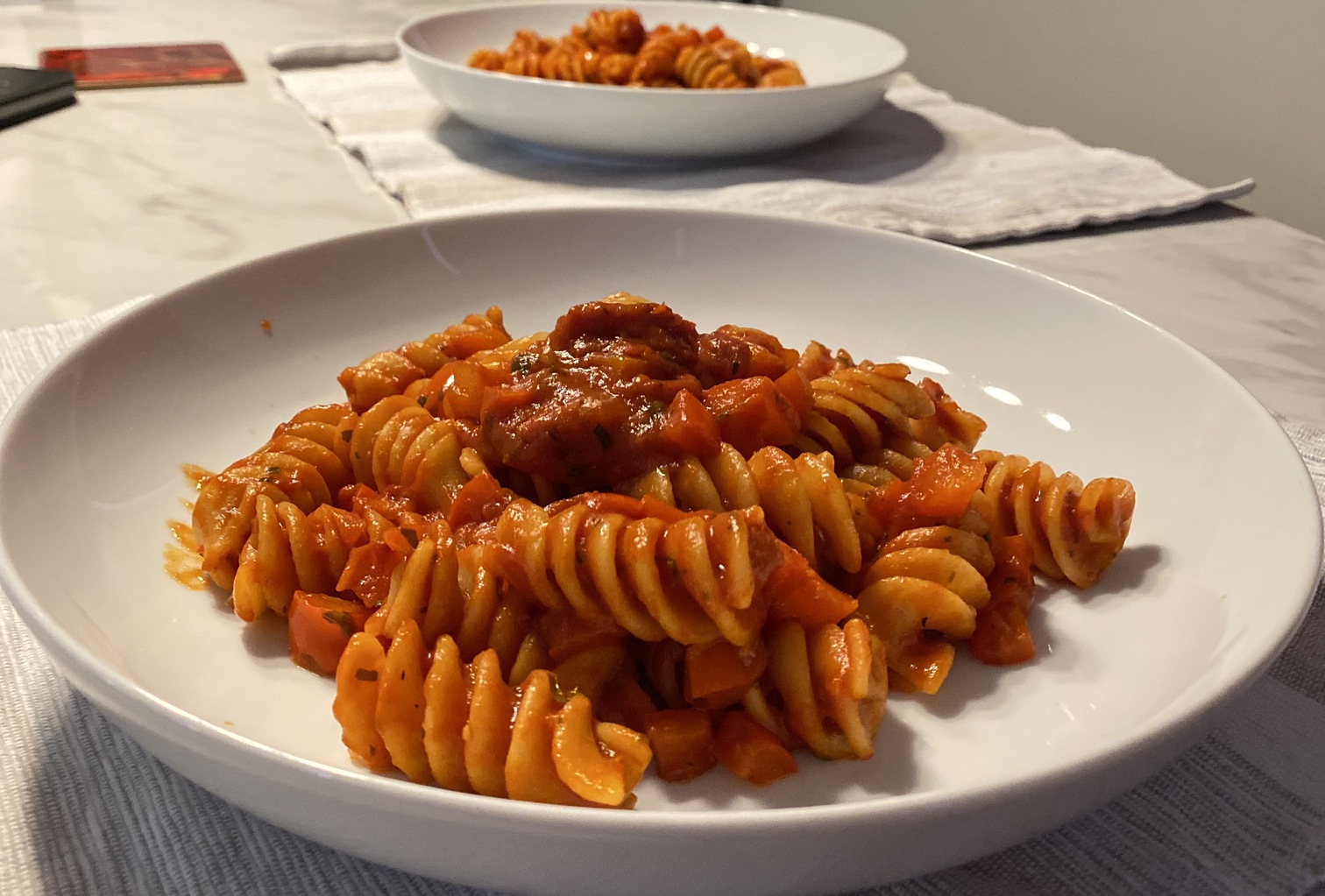 Pasta with tomato and red pepper