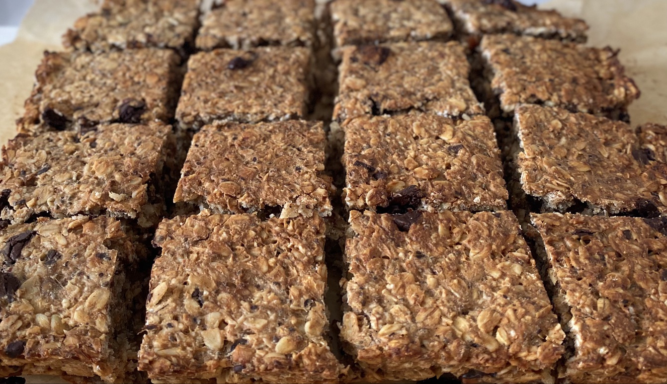 Peanut butter banana granola bars