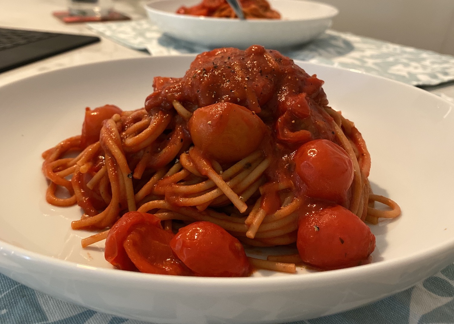 Spaghetti with cherry tomato sauce