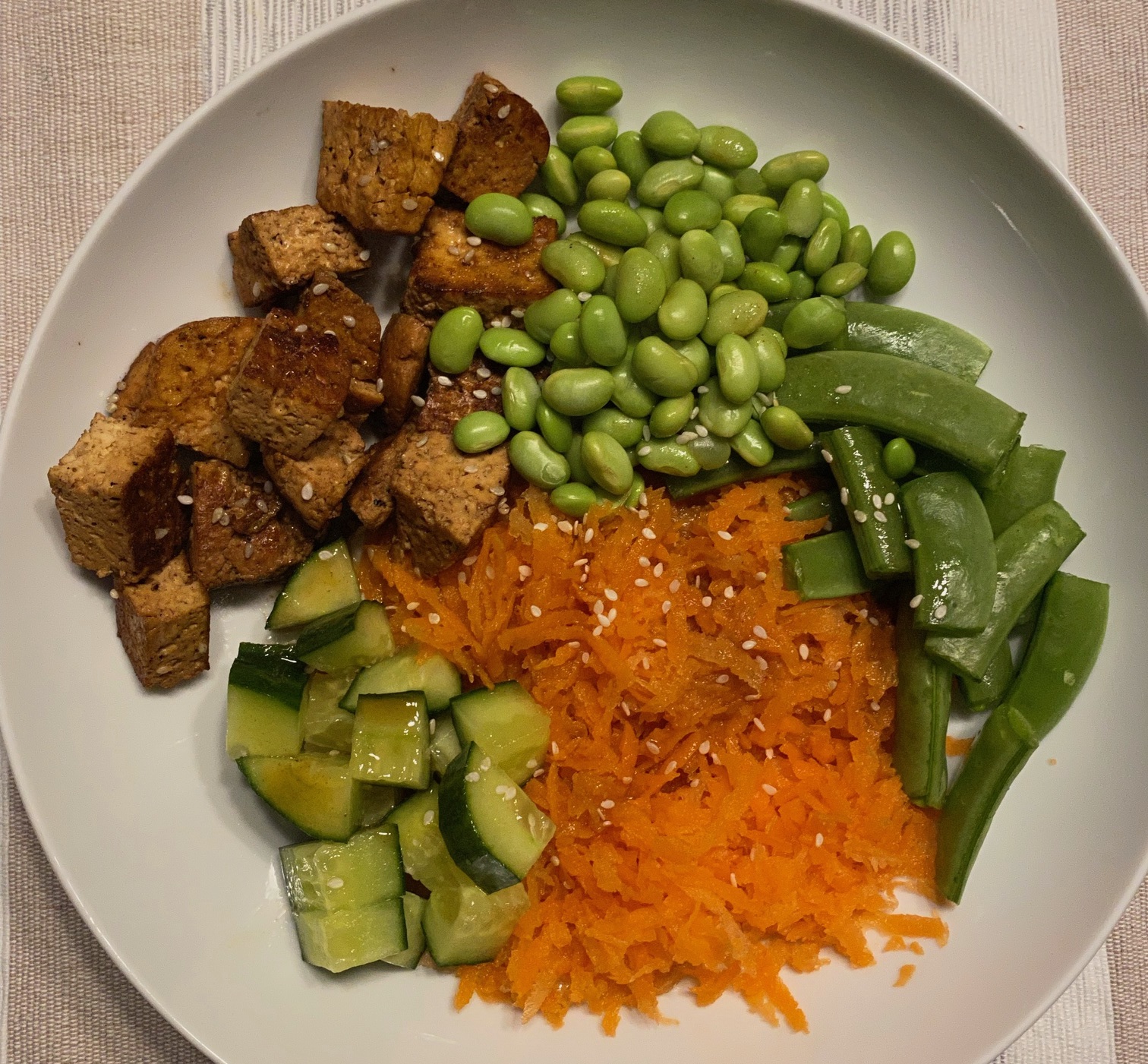 Tofu sesame salad bowl